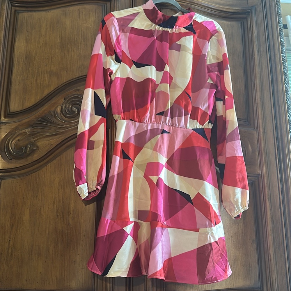 NEW Fate Puzzle Me Satin Long Sleeve Mini Geometric Pink and Red Dress Large - Picture 4 of 7